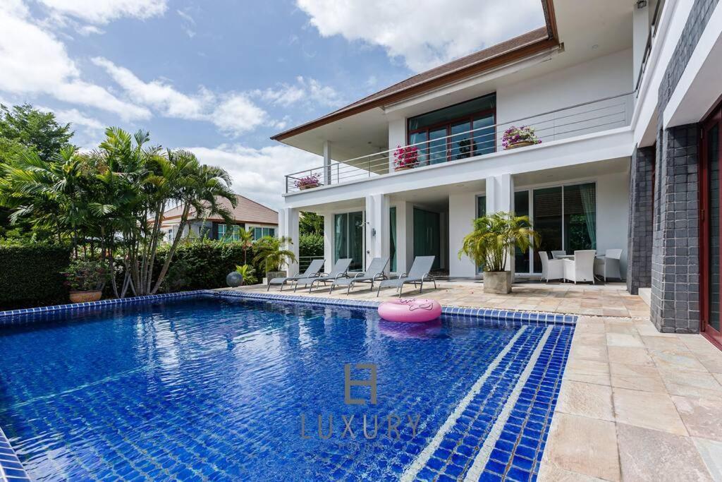 Unique Pool With 5 Bedrooms And Sea View Pm-c1 Villa