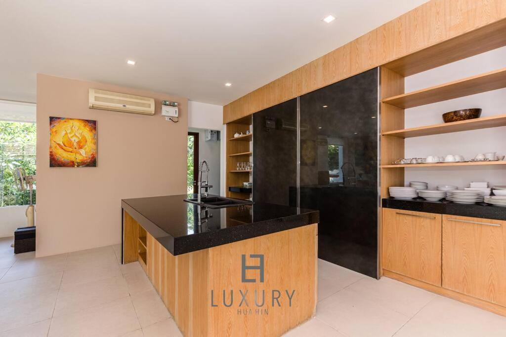 Villa Unique Pool With 5 Bedrooms And Sea View Pm-c1 *