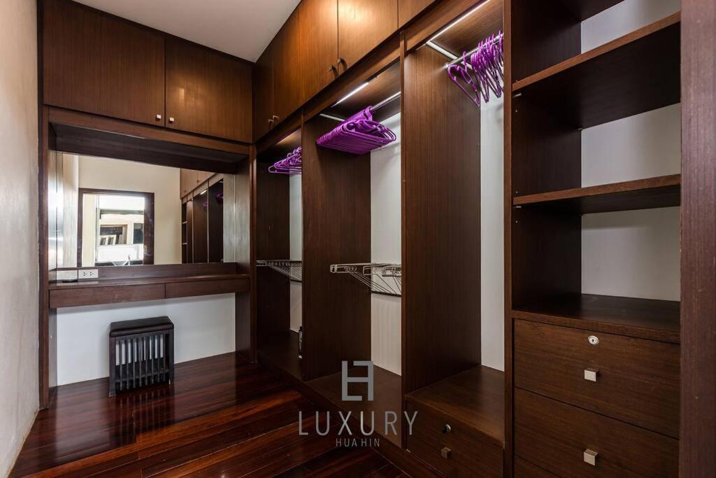 Unique Pool With 5 Bedrooms And Sea View Pm-c1 Villa Hua Hin