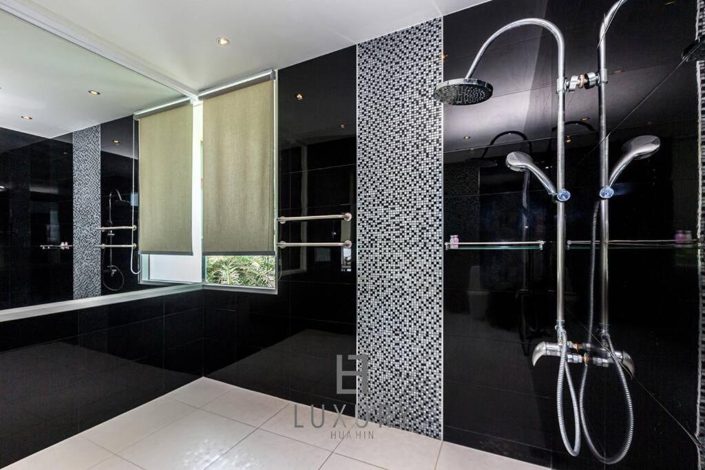 Unique Pool With 5 Bedrooms And Sea View Pm-c1 *