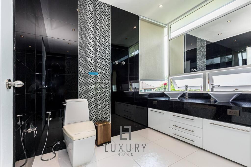 Villa Unique Pool With 5 Bedrooms And Sea View Pm-c1 Hua Hin