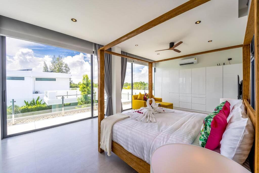 Luxury Modern 6 Bed Private Pool Llw