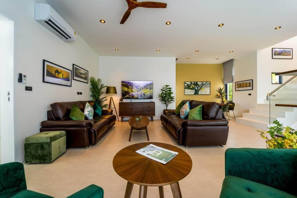 Luxury Modern 6 Bed Private Pool Llw