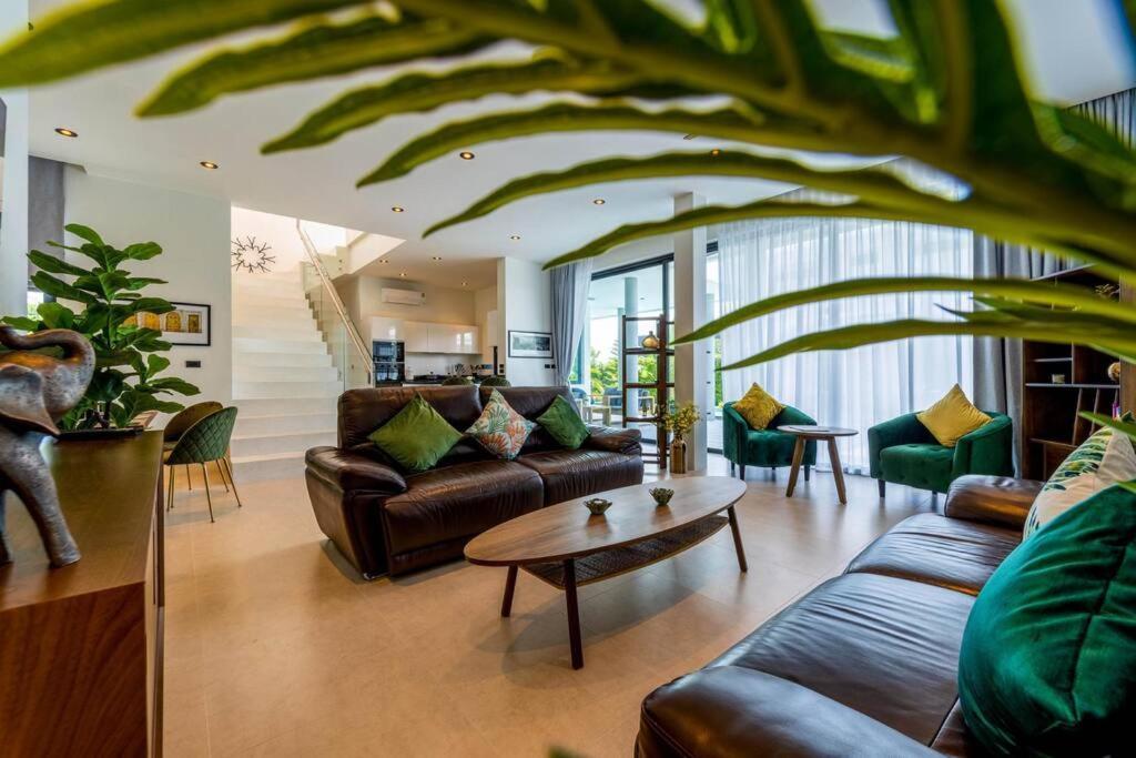 Villa Luxury Modern 6 Bed Private Pool Llw