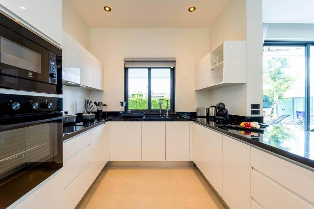 Luxury Modern 6 Bed Private Pool Llw Villa Hua Hin