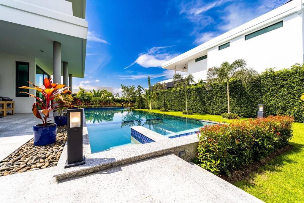 Villa Luxury Modern 6 Bed Private Pool Llw *