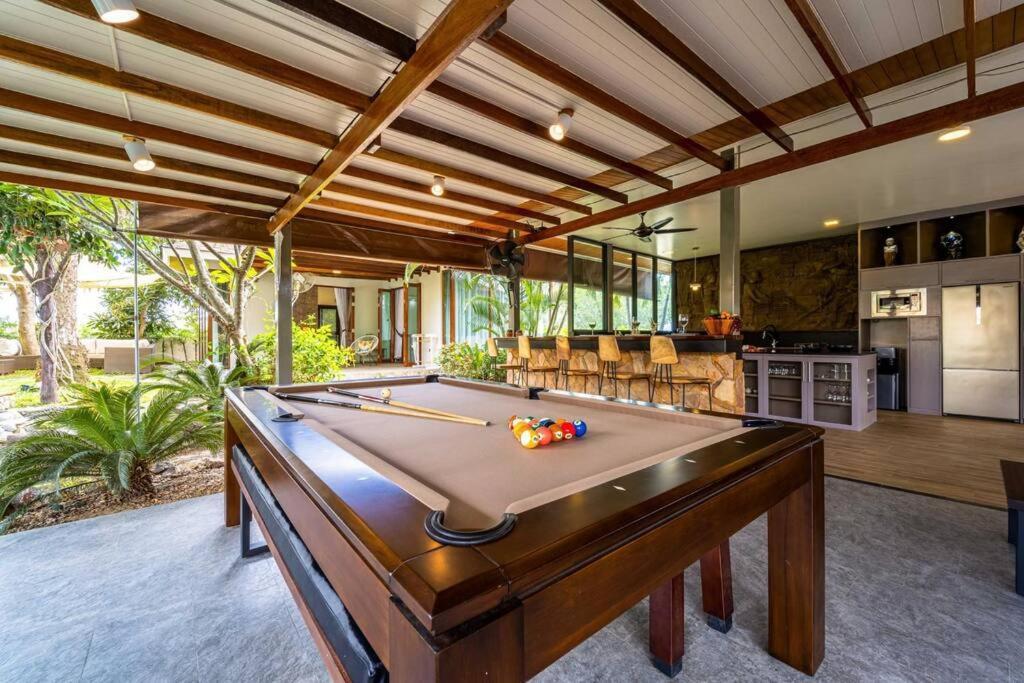 Secluded Oasis For Family And Friends Bm5 Villa