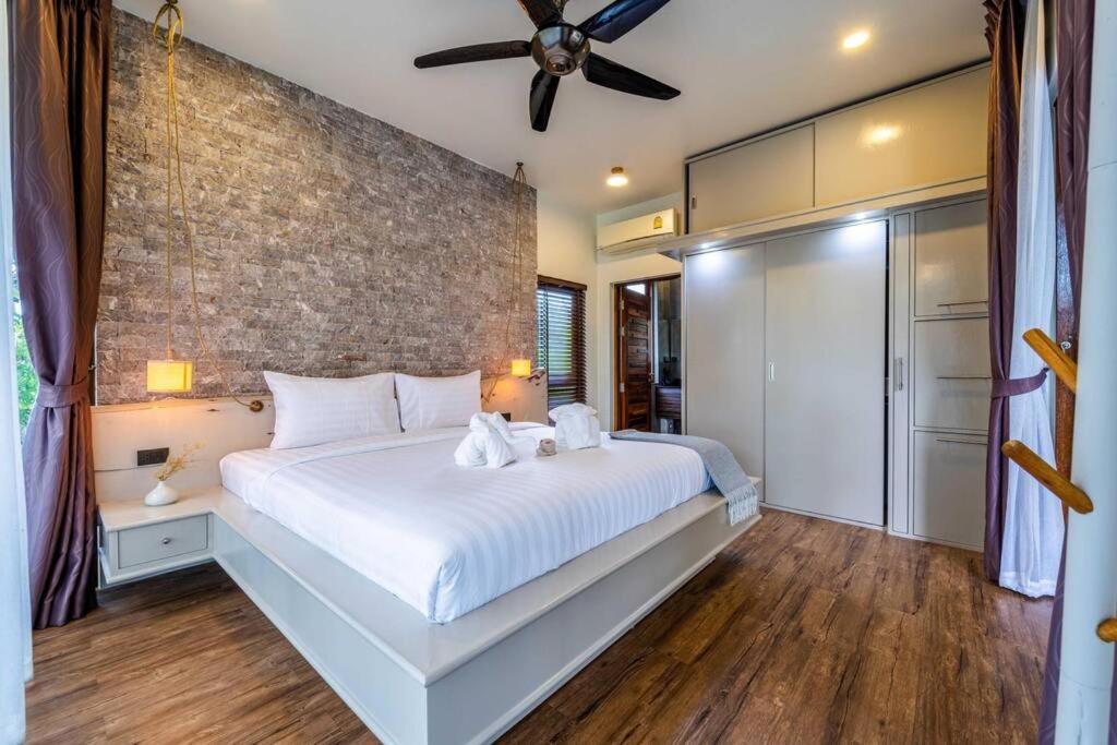 Secluded Oasis For Family And Friends Bm5 Villa *