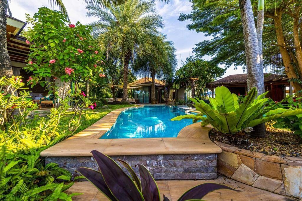Villa Secluded Oasis For Family And Friends Bm5