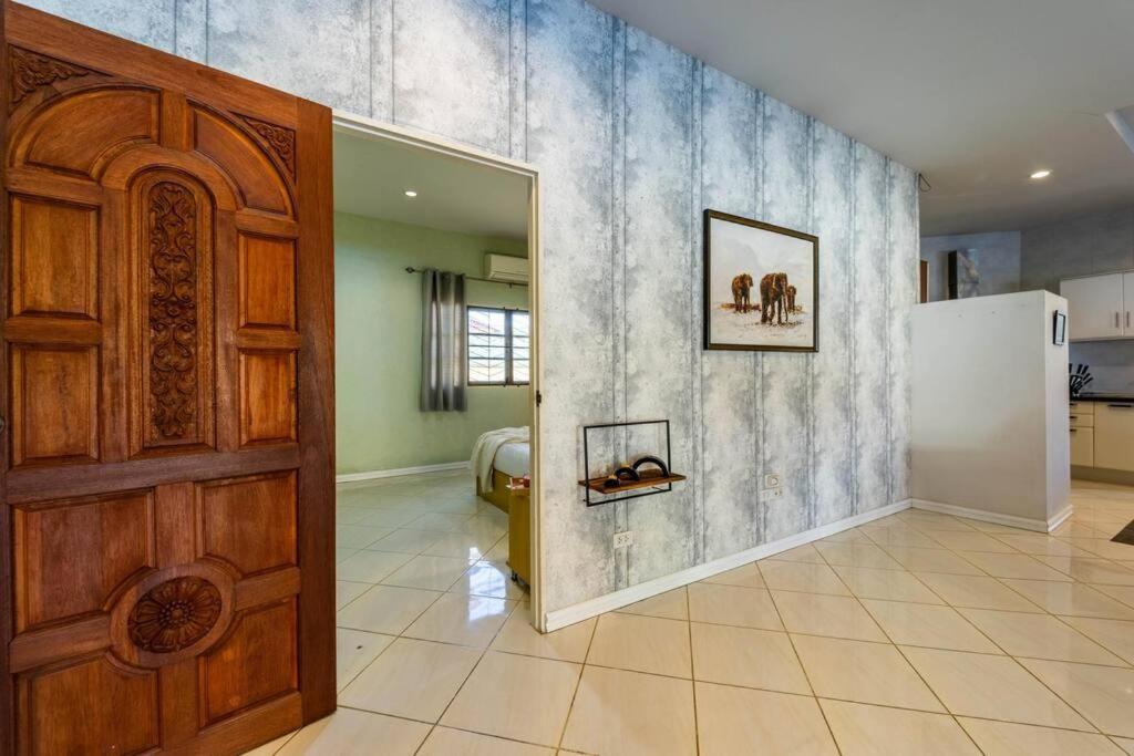 3 Bedroom Pool Close To Center! S102 Villa *