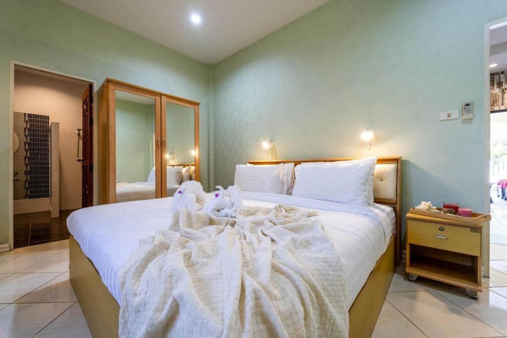 3 Bedroom Pool Close To Center! S102 * Hua Hin