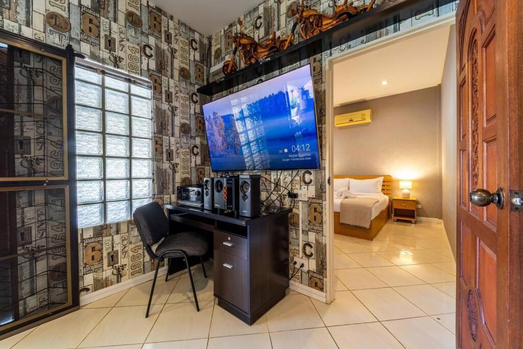 Villa 3 Bedroom Pool Close To Center! S102 Hua Hin