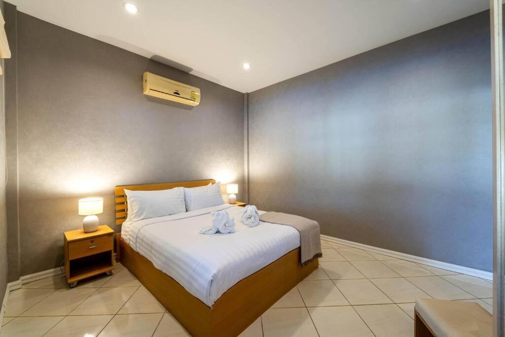 Villa 3 Bedroom Pool Close To Center! S102 Hua Hin