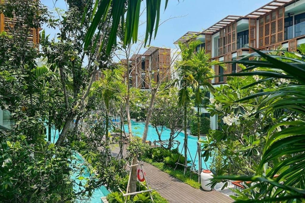 Intercontinental Residences 2 Bedroom Apartment *
