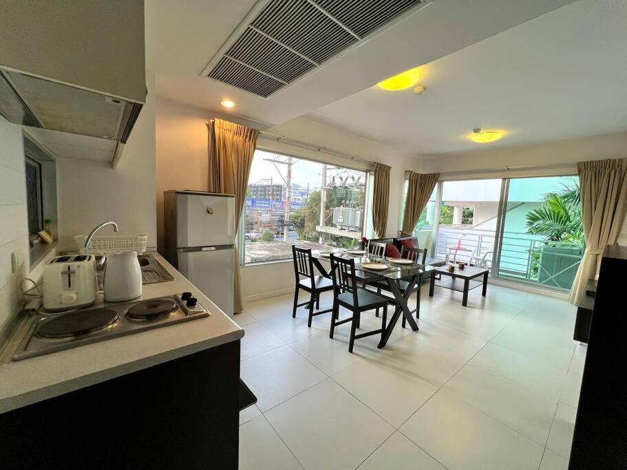E202 Baan Sanpluem By Pat