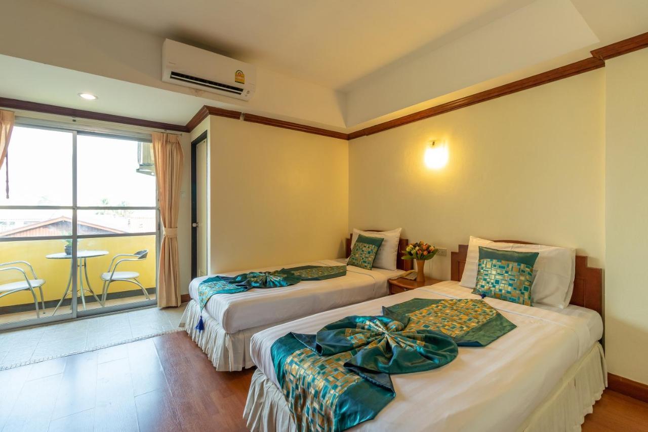 Hotel Chomsin ชมสินธุ์ HHQ