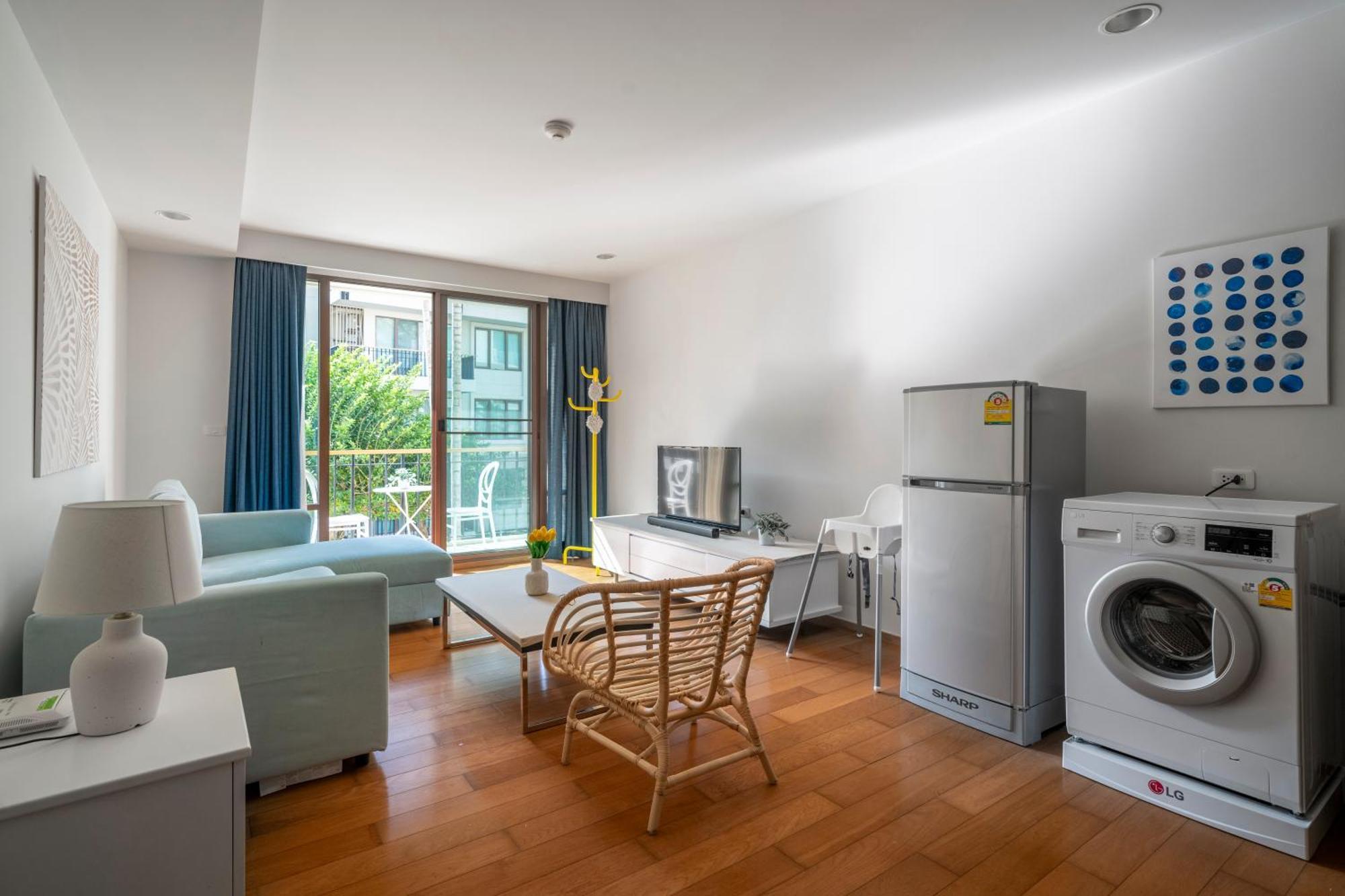 Apartment Seaview & Beachfront 2br