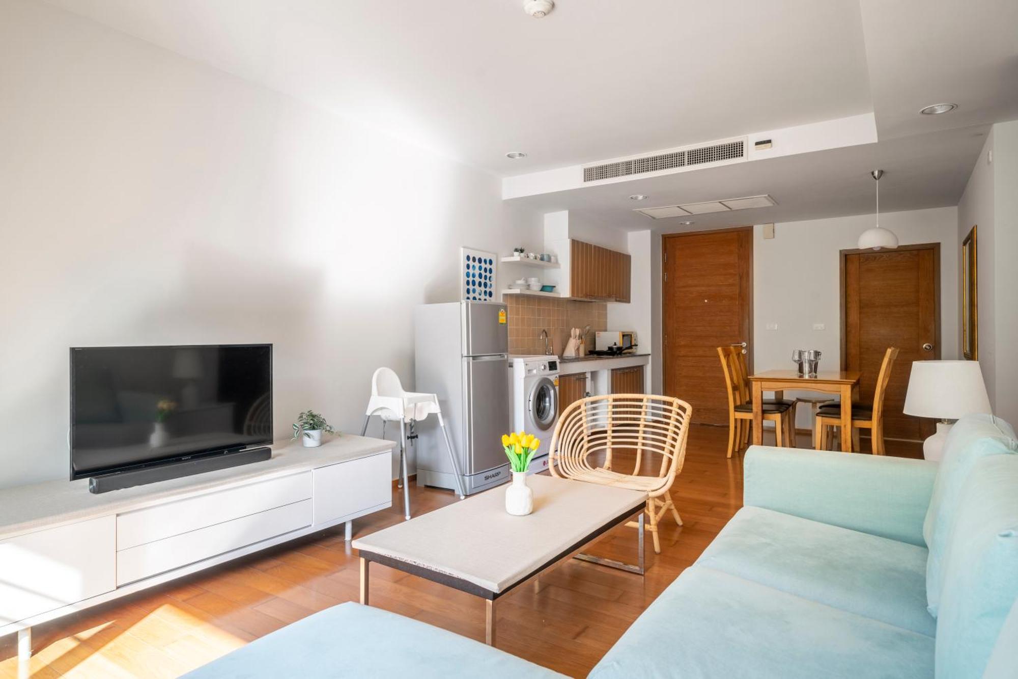 Seaview & Beachfront 2br Apartment