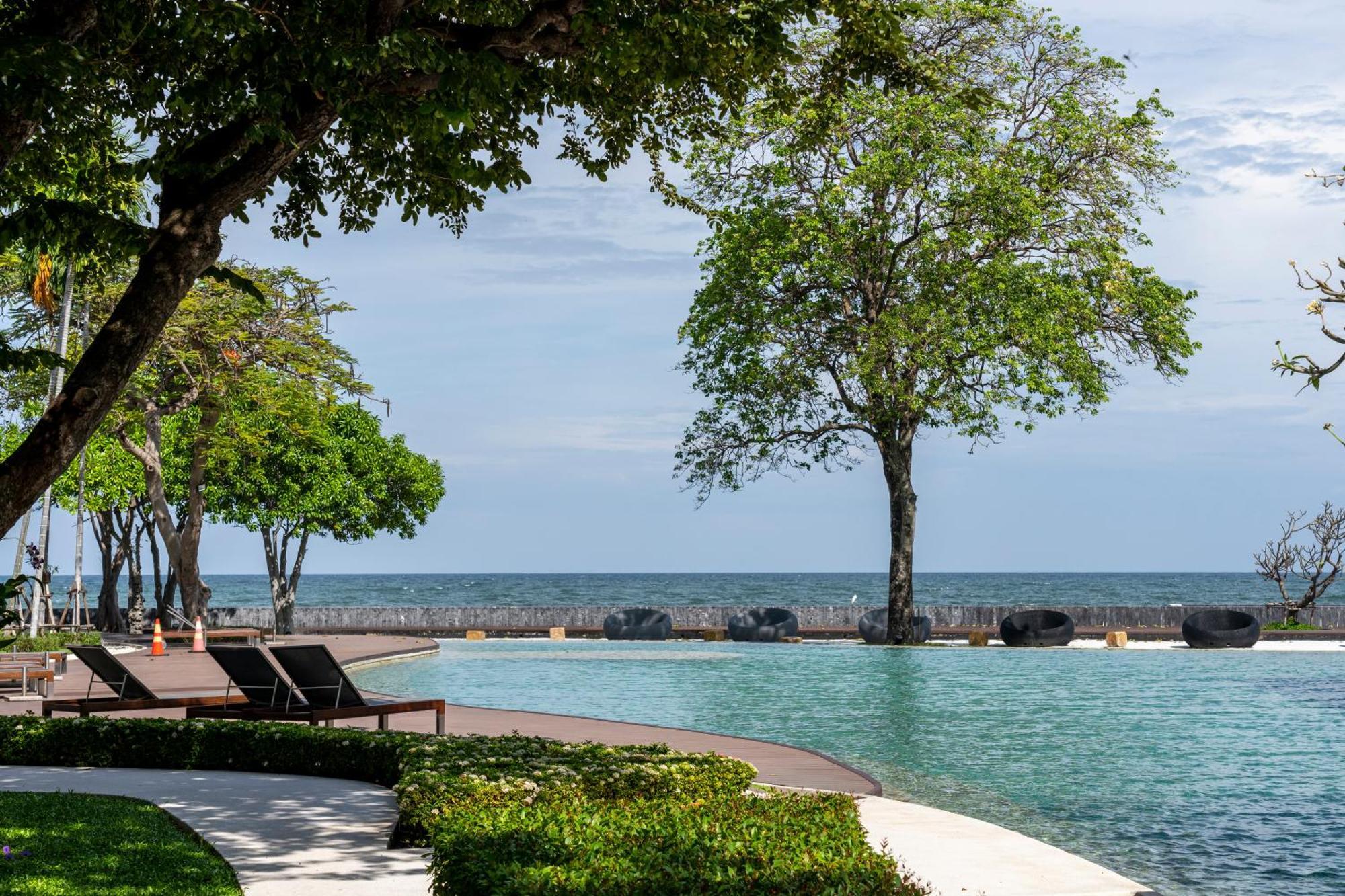 Seaview & Beachfront 2br Hua Hin