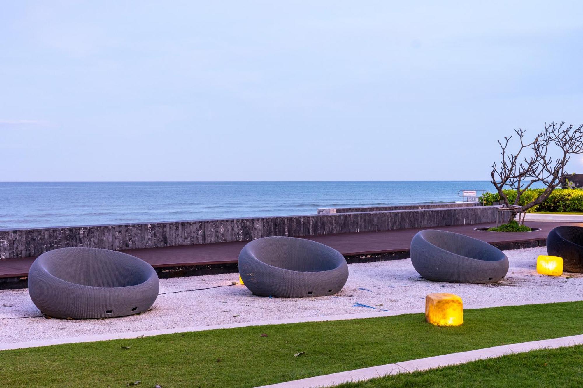 Apartment Seaview & Beachfront 2br