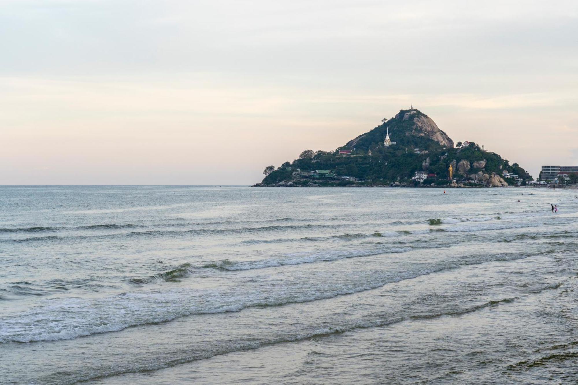 Seaview & Beachfront 2br Hua Hin