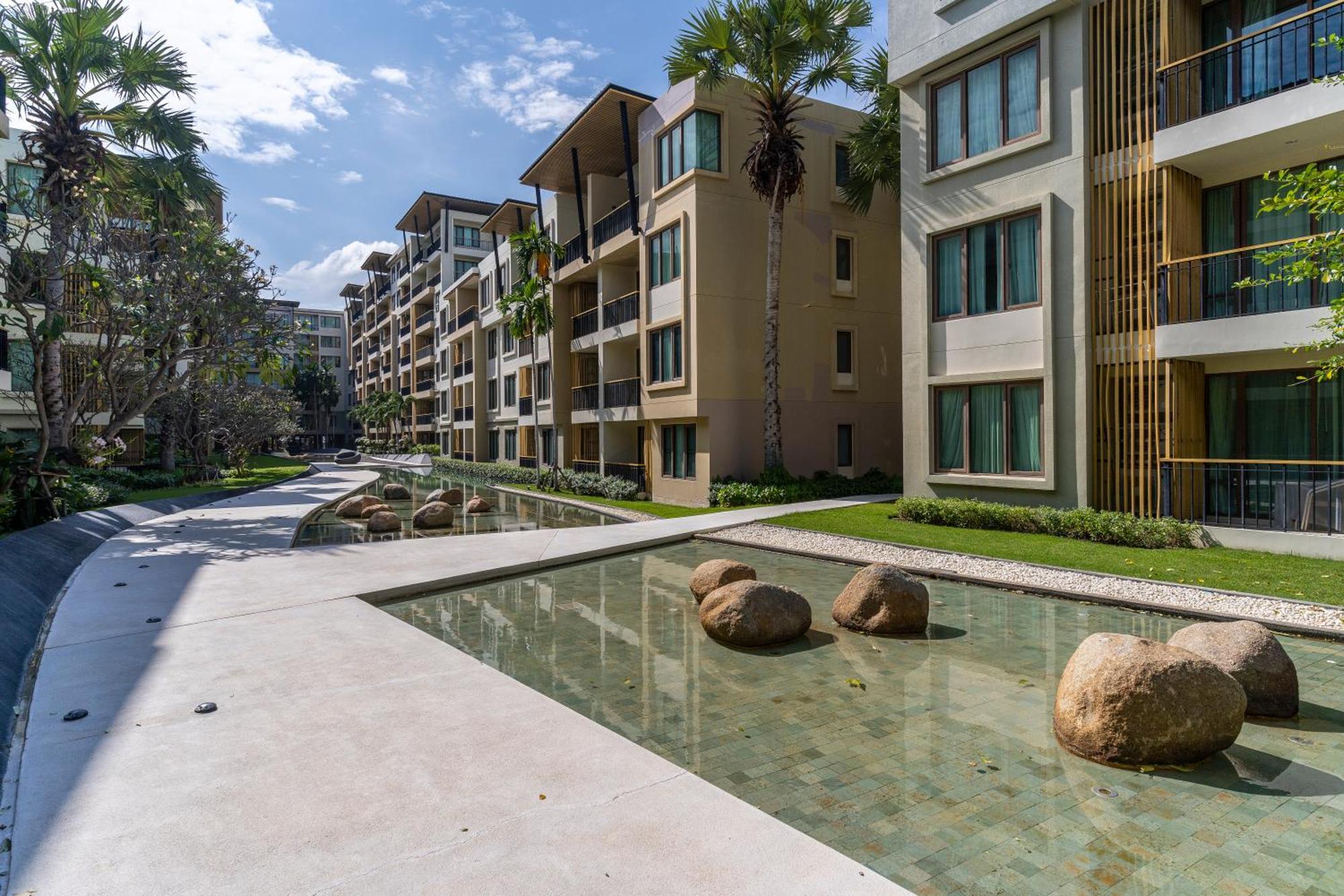 Seaview & Beachfront 2br *