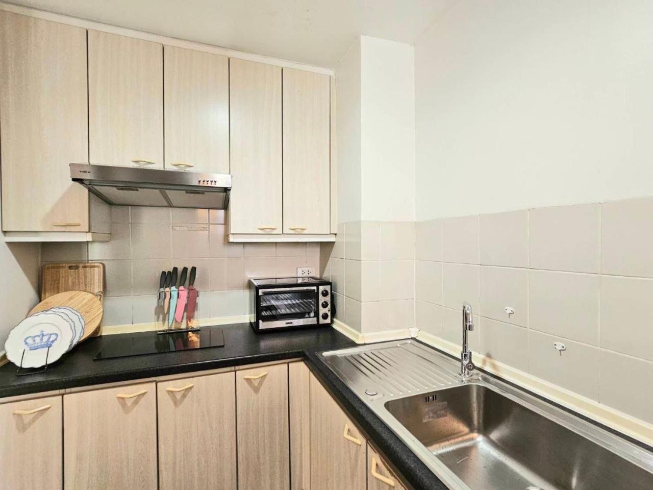 Baan Sansaran Excellent On The With A Large Territory And Swimming Pools. Apartment *