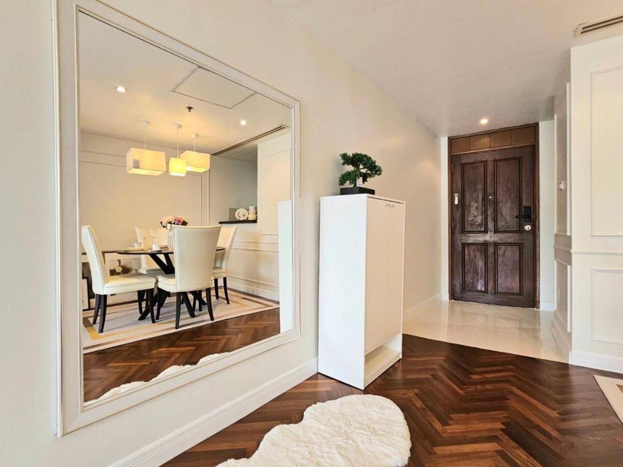 Baan Sansaran Excellent On The With A Large Territory And Swimming Pools. Apartment HHQ