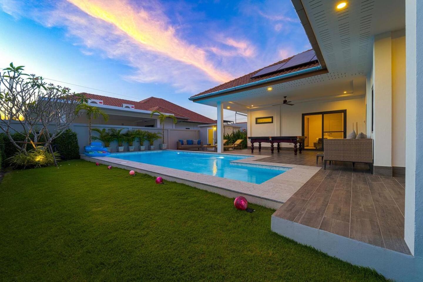 Villa Modern 3 Bedroom Private Pool Ml7 *
