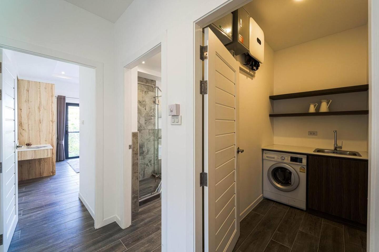 Modern 3 Bedroom Private Pool Ml7 *