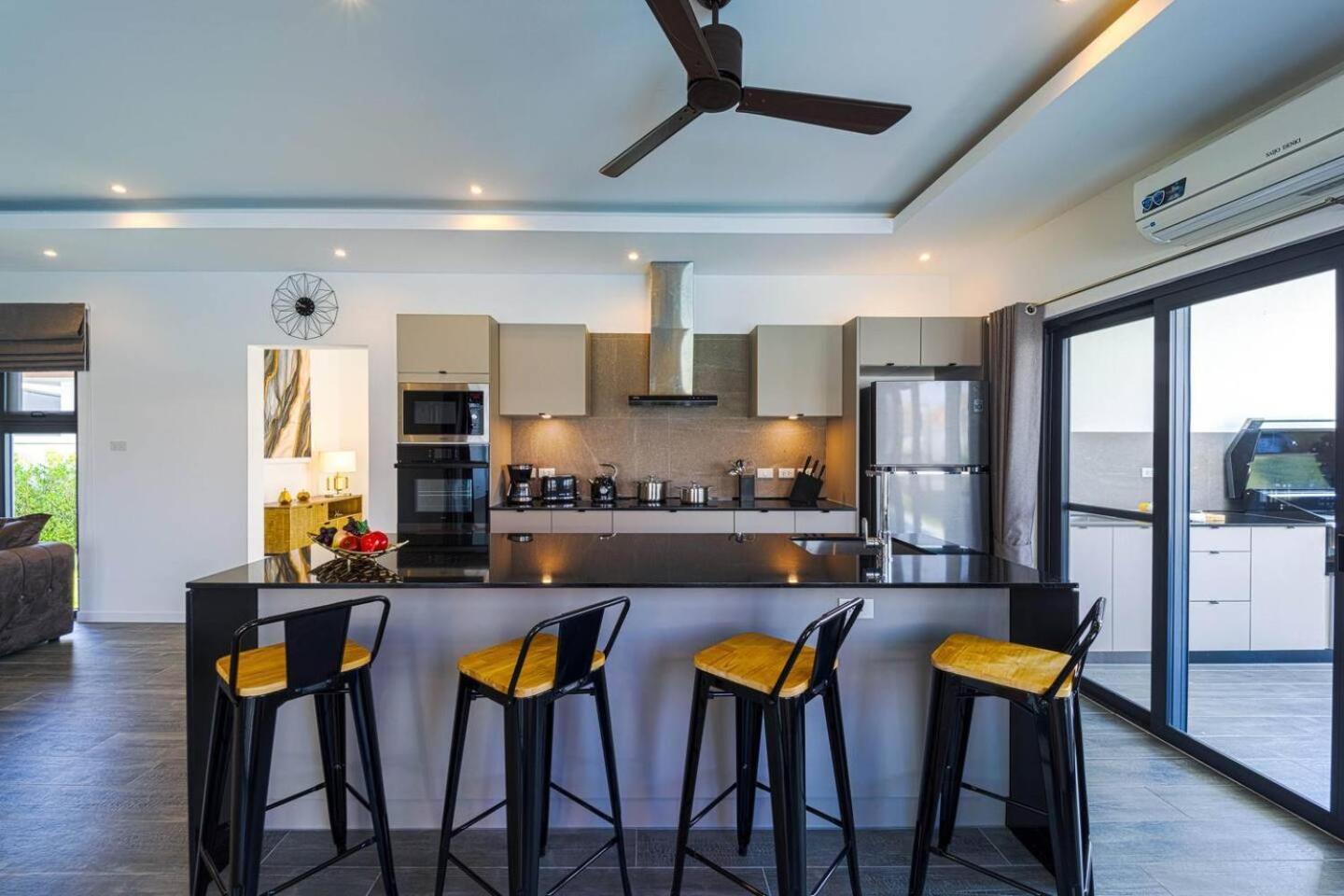 Modern 3 Bedroom Private Pool Ml7 Villa *