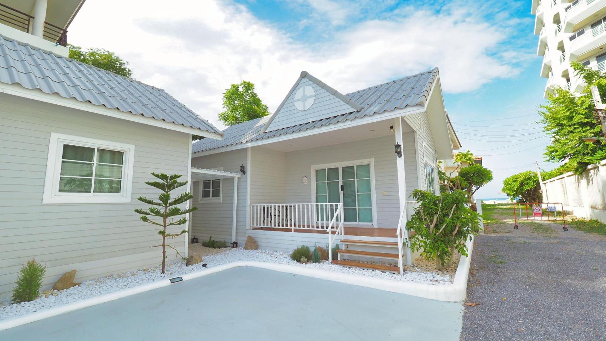 Baan Casita With Private Seaside Holiday home *