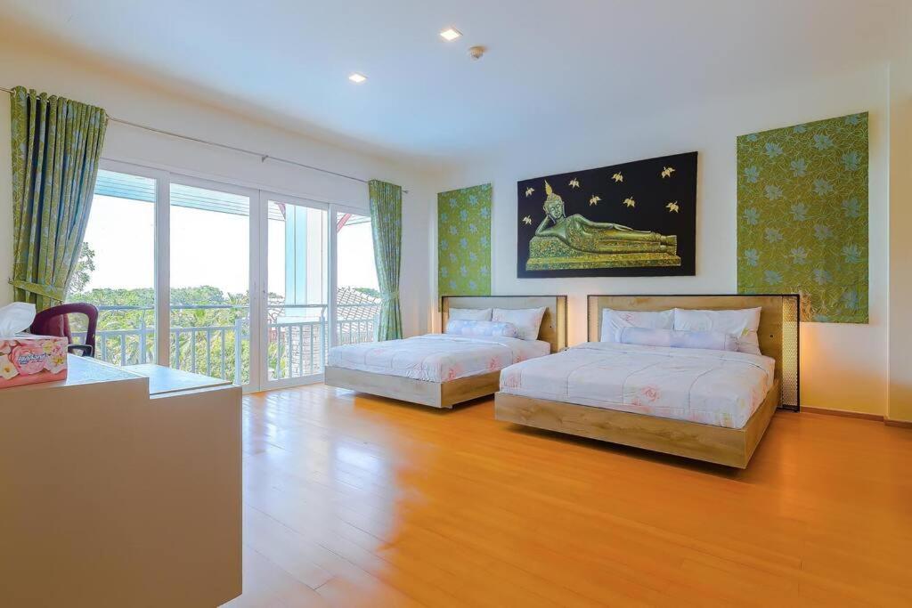 7 Bedrooms Mansion On The Golf Course! Jb2 *