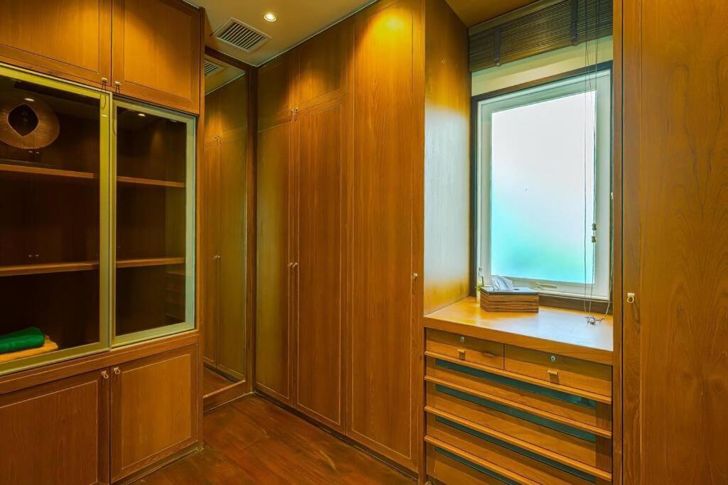 Villa 7 Bedrooms Mansion On The Golf Course! Jb2 Hua Hin