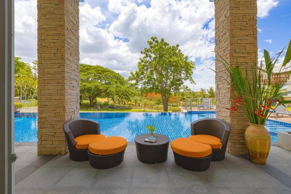 Villa 7 Bedrooms Mansion On The Golf Course! Jb2 *