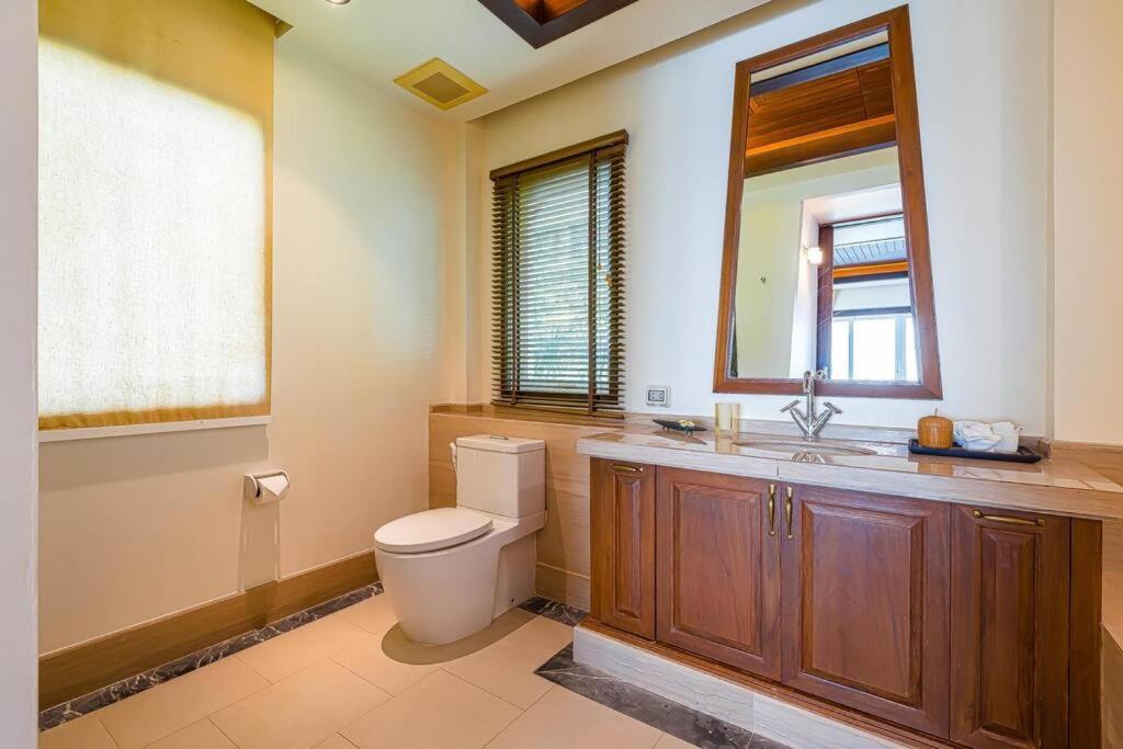 Villa 7 Bedrooms Mansion On The Golf Course! Jb2 Hua Hin