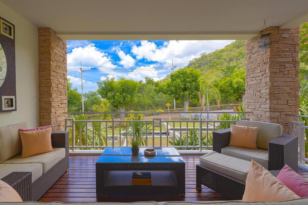 7 Bedrooms Mansion On The Golf Course! Jb2 Hua Hin