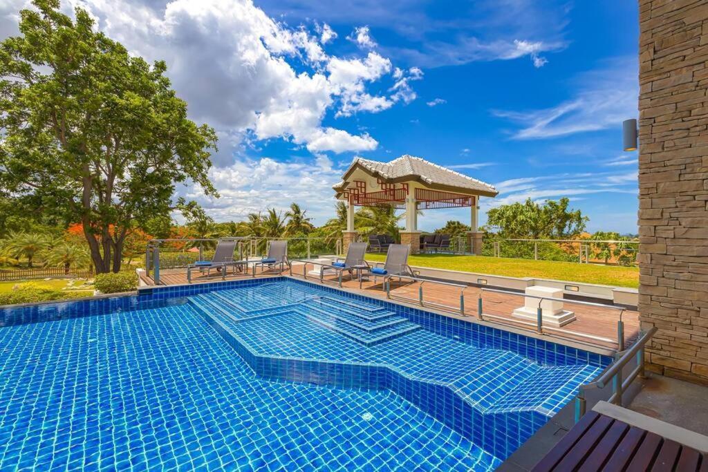 Villa 7 Bedrooms Mansion On The Golf Course! Jb2 Hua Hin
