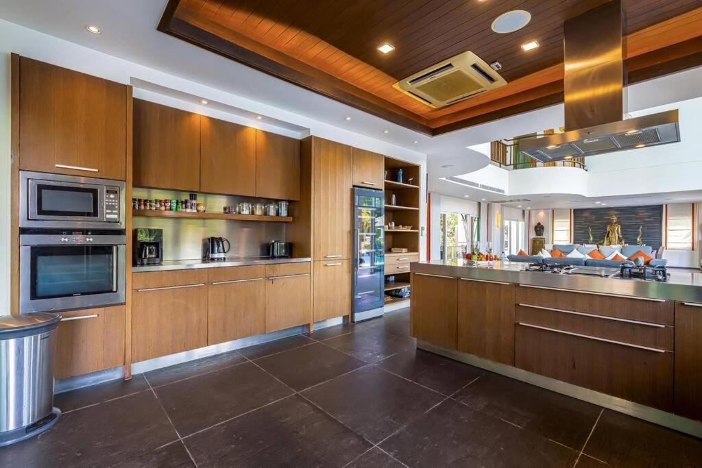 Villa 7 Bedrooms Mansion On The Golf Course! Jb2 *