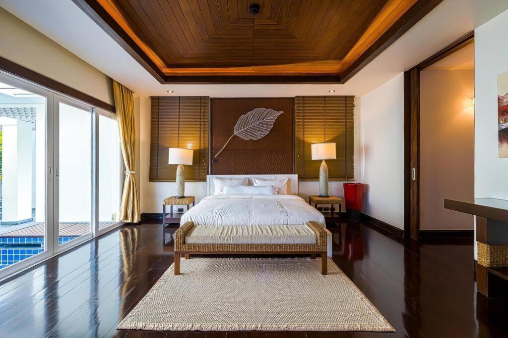 Villa 7 Bedrooms Mansion On The Golf Course! Jb2