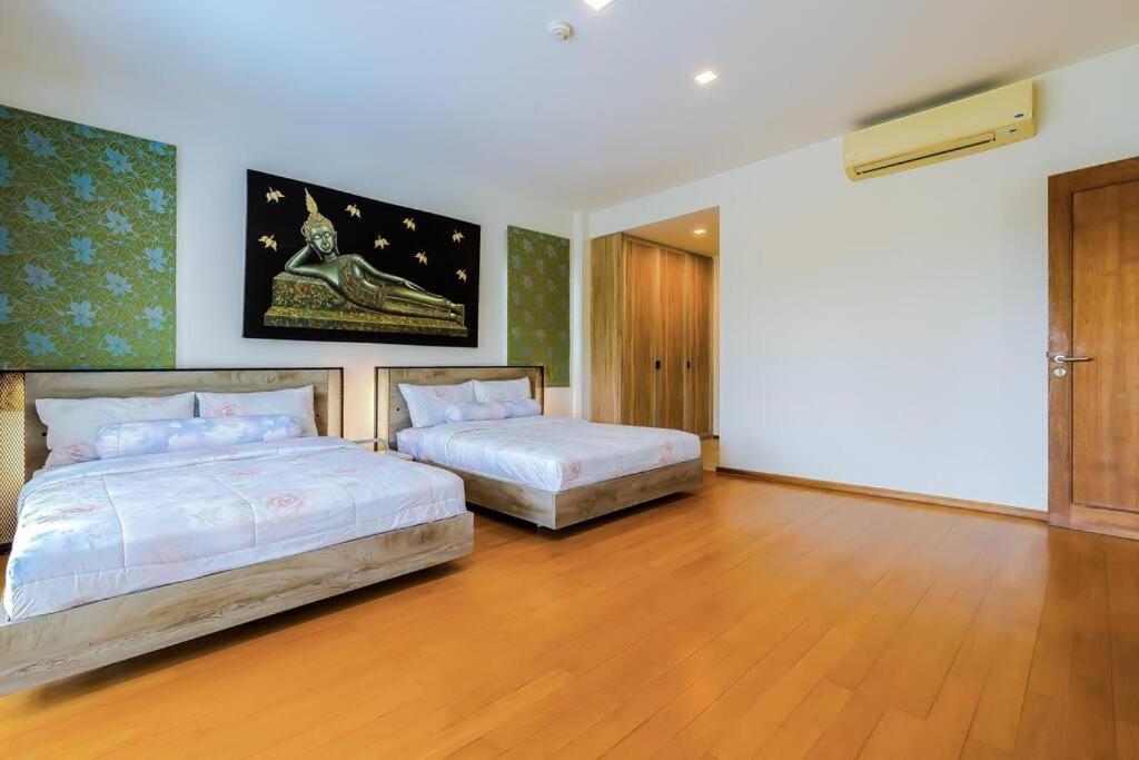 7 Bedrooms Mansion On The Golf Course! Jb2 *