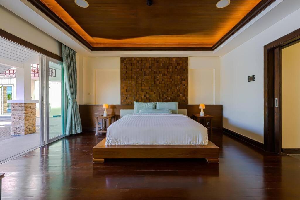 7 Bedrooms Mansion On The Golf Course! Jb2 * Hua Hin