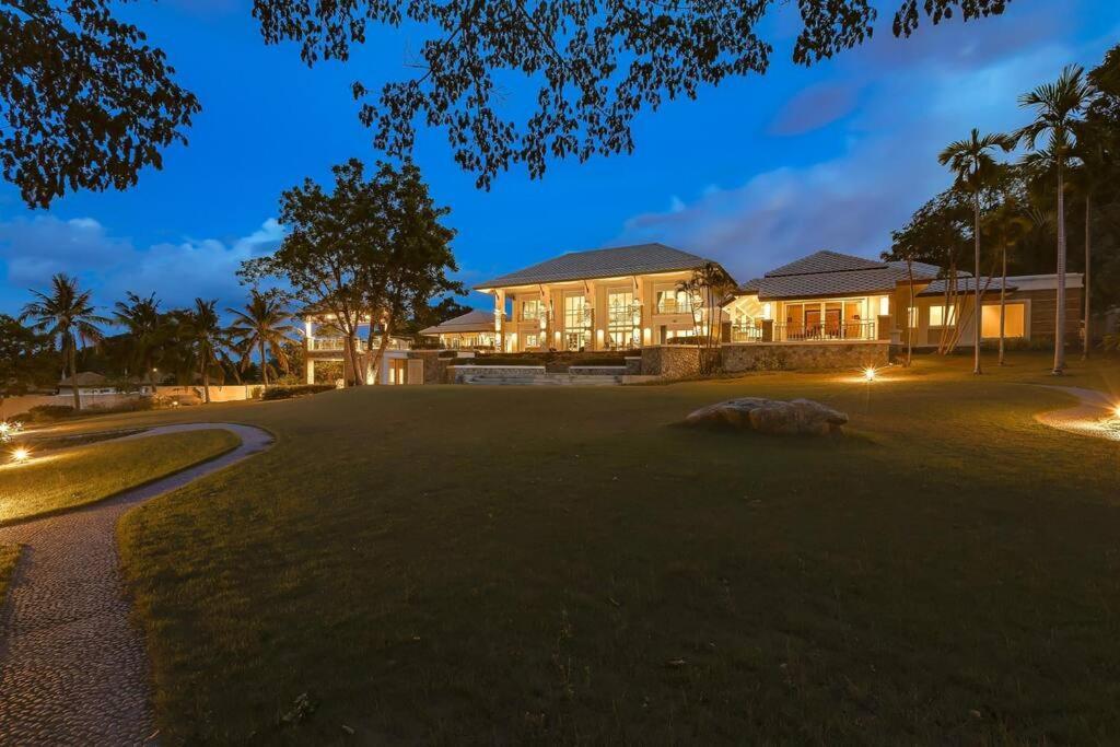 7 Bedrooms Mansion On The Golf Course! Jb2 Villa
