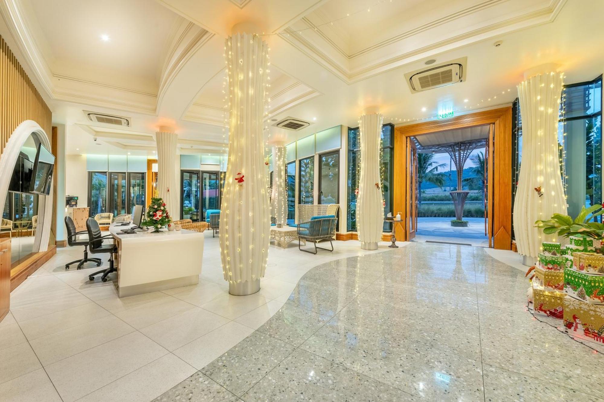 Hotel Phukalini Luxury Pool & Onsen 4*