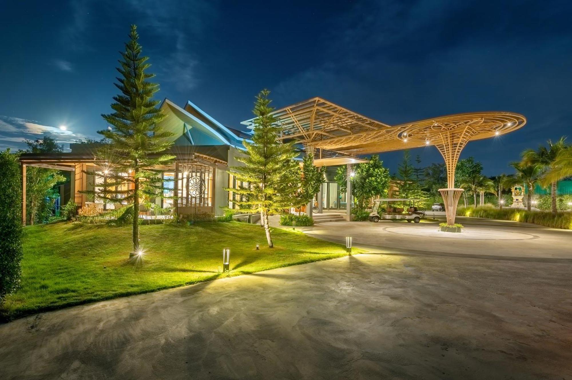 Phukalini Luxury Pool & Onsen 4*