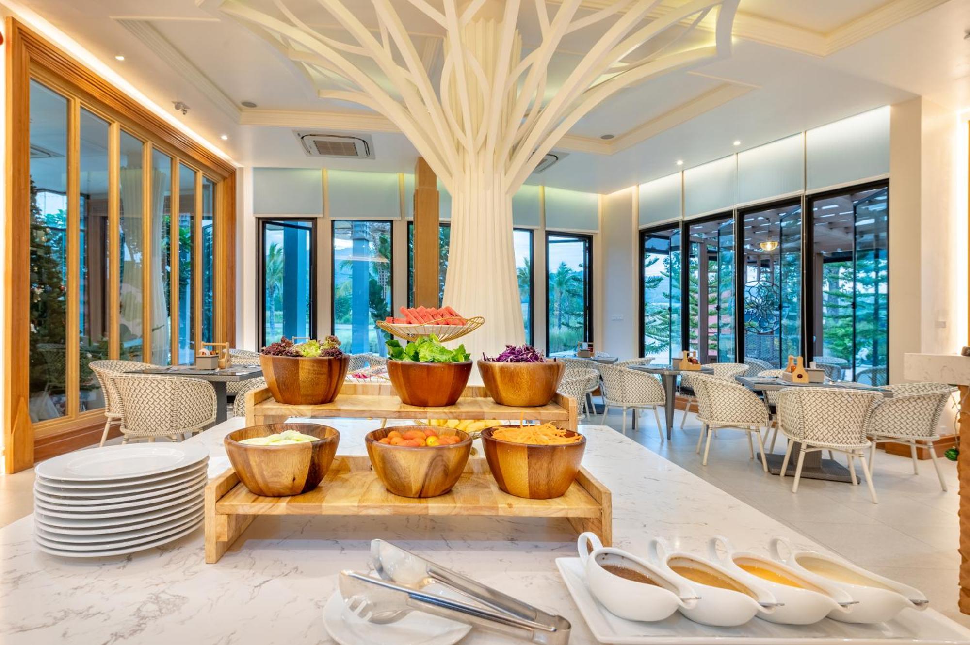 Hotel Phukalini Luxury Pool & Onsen 4*