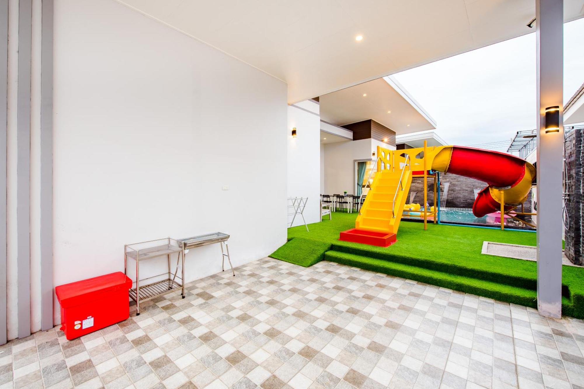 Cocomelon Poolvilla1 *