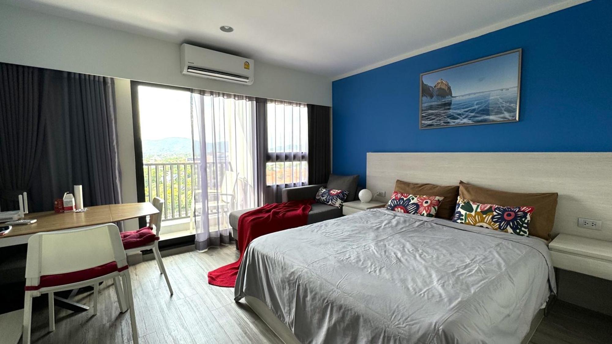 Dusitd2 Residences, Near