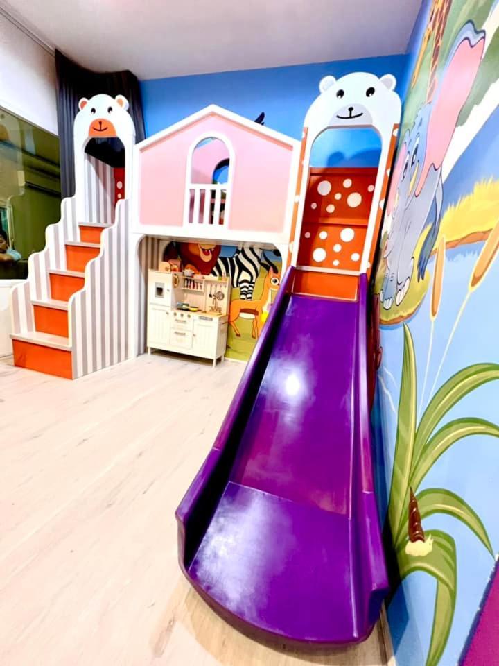 Cocomelon Poolvilla1 *