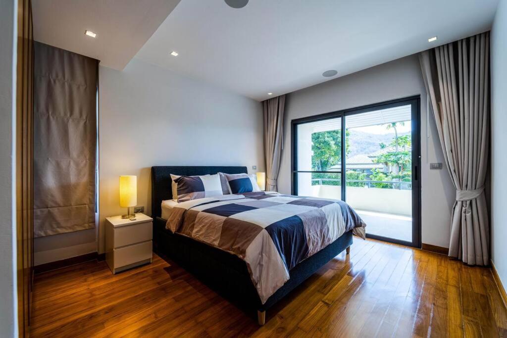 Luxury Mansion On Golf Course Bmg5 Biệt thự Hua Hin